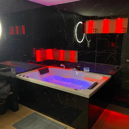 Suite Spicy Love - Proche Nice Et Cannes - Jacuzzi Privatif - Piscine Vue Mer Villeneuve-Loubet